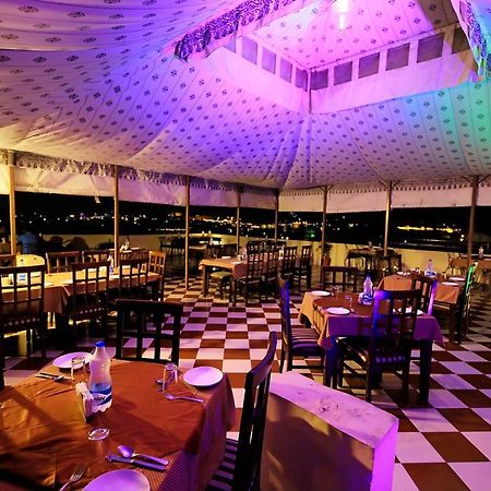 Hotel Royal Pratap Niwas Udaipur Exteriör bild