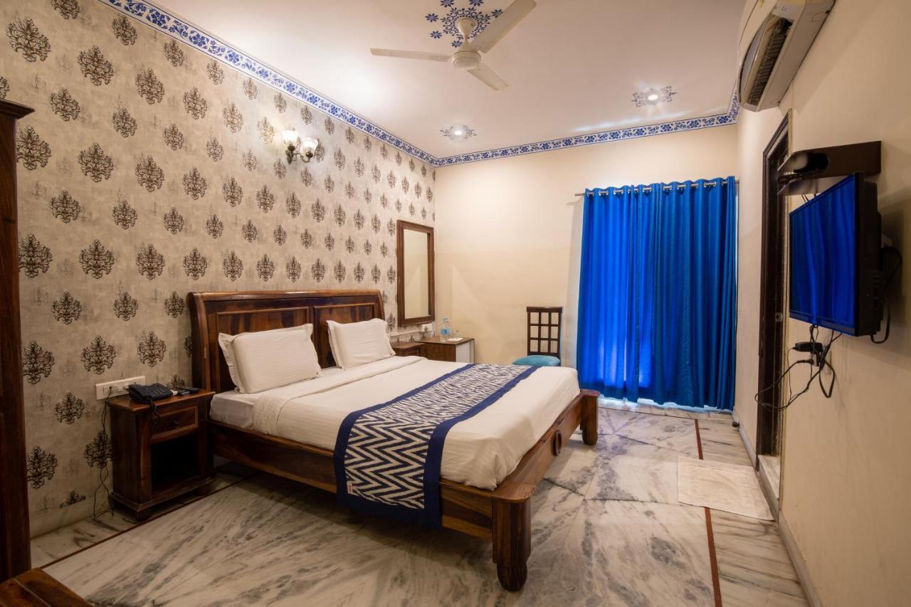 Hotel Royal Pratap Niwas Udaipur Exteriör bild