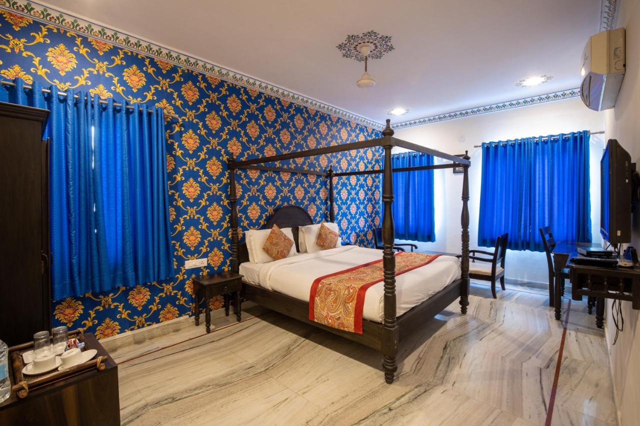 Hotel Royal Pratap Niwas Udaipur Exteriör bild