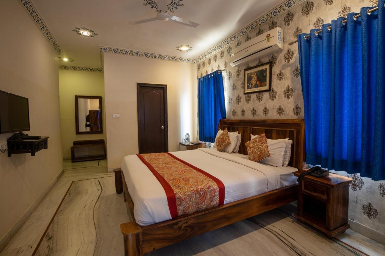 Hotel Royal Pratap Niwas Udaipur Exteriör bild