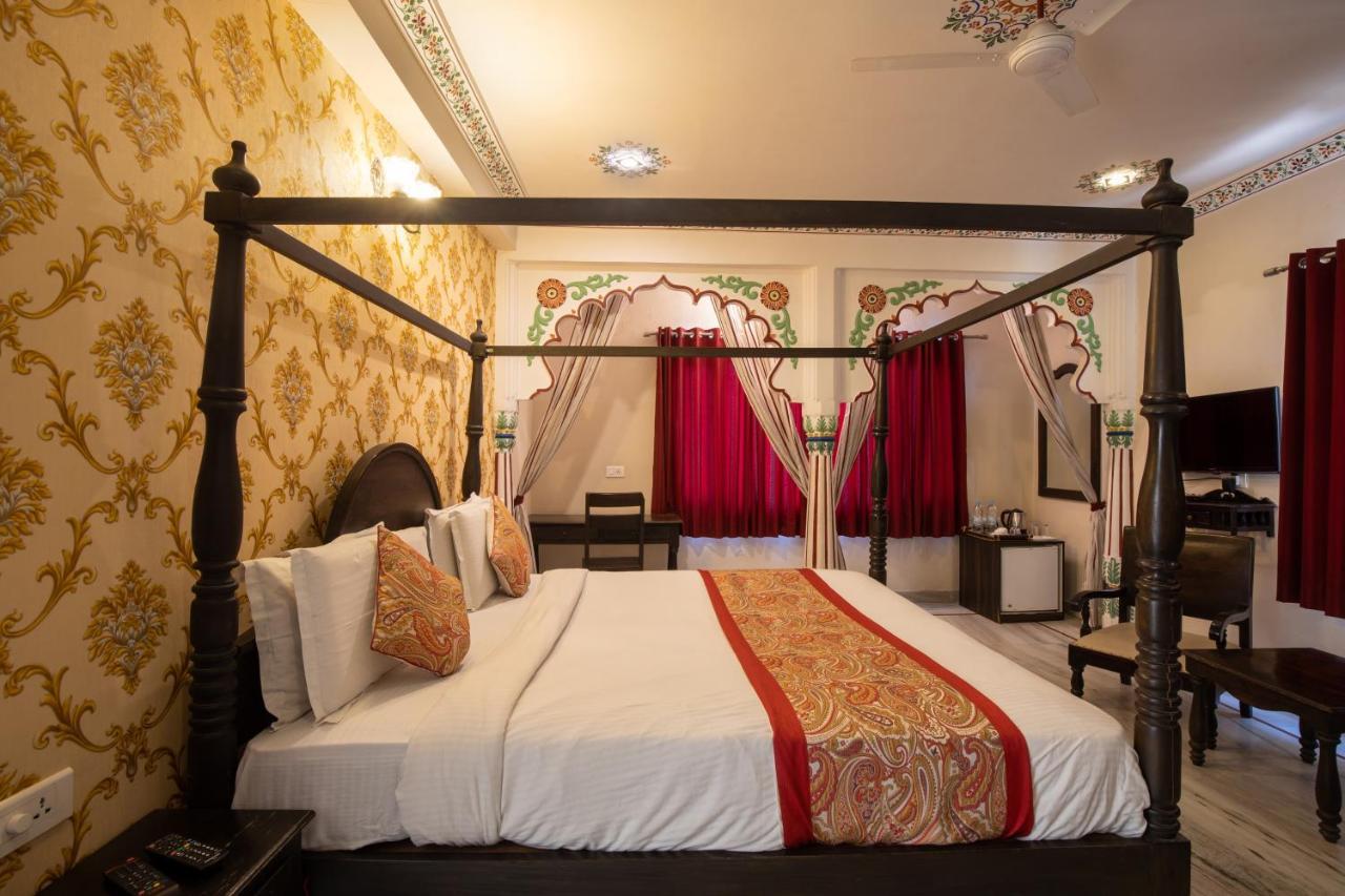 Hotel Royal Pratap Niwas Udaipur Exteriör bild