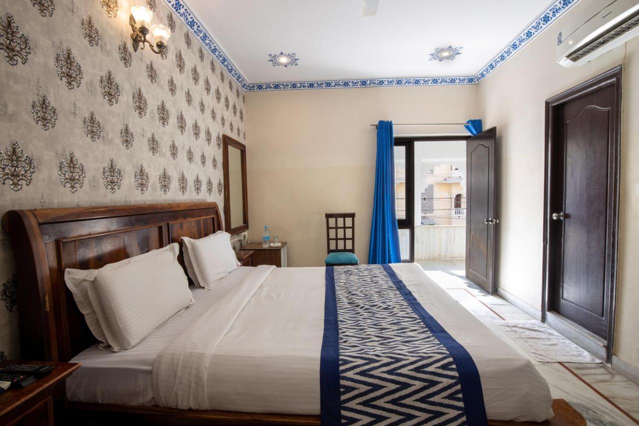 Hotel Royal Pratap Niwas Udaipur Exteriör bild