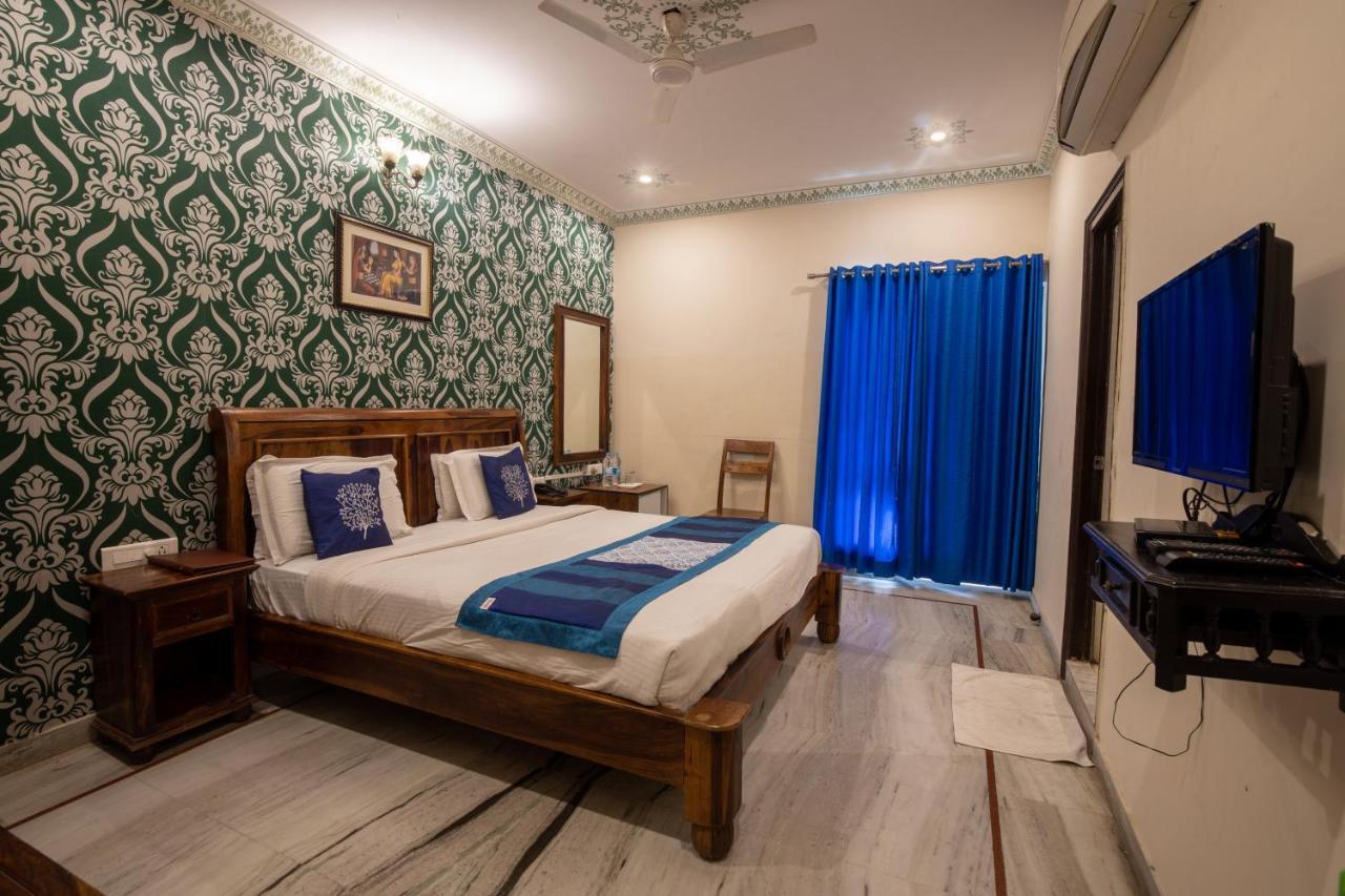 Hotel Royal Pratap Niwas Udaipur Exteriör bild