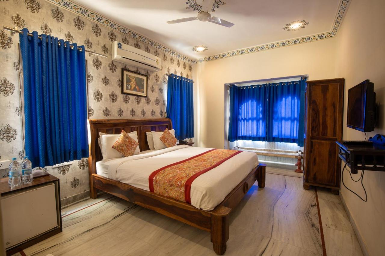 Hotel Royal Pratap Niwas Udaipur Exteriör bild