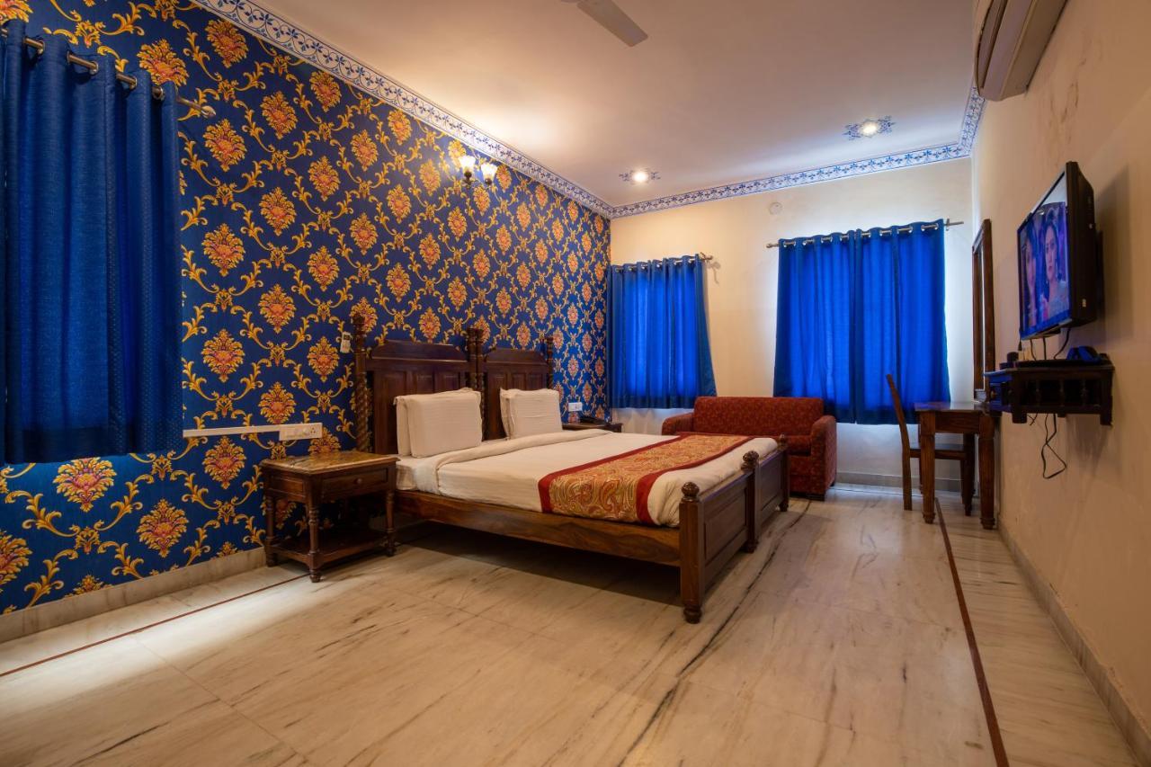Hotel Royal Pratap Niwas Udaipur Exteriör bild