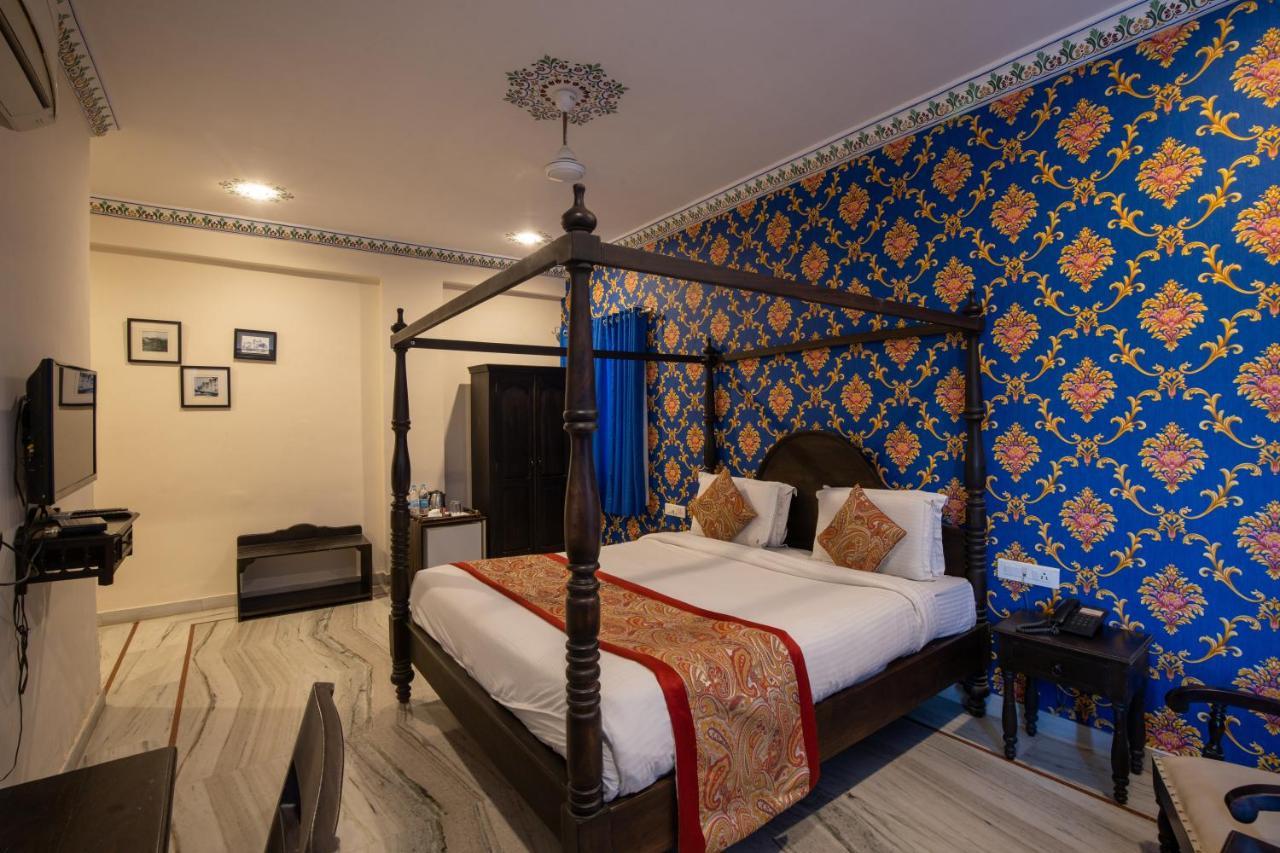 Hotel Royal Pratap Niwas Udaipur Exteriör bild