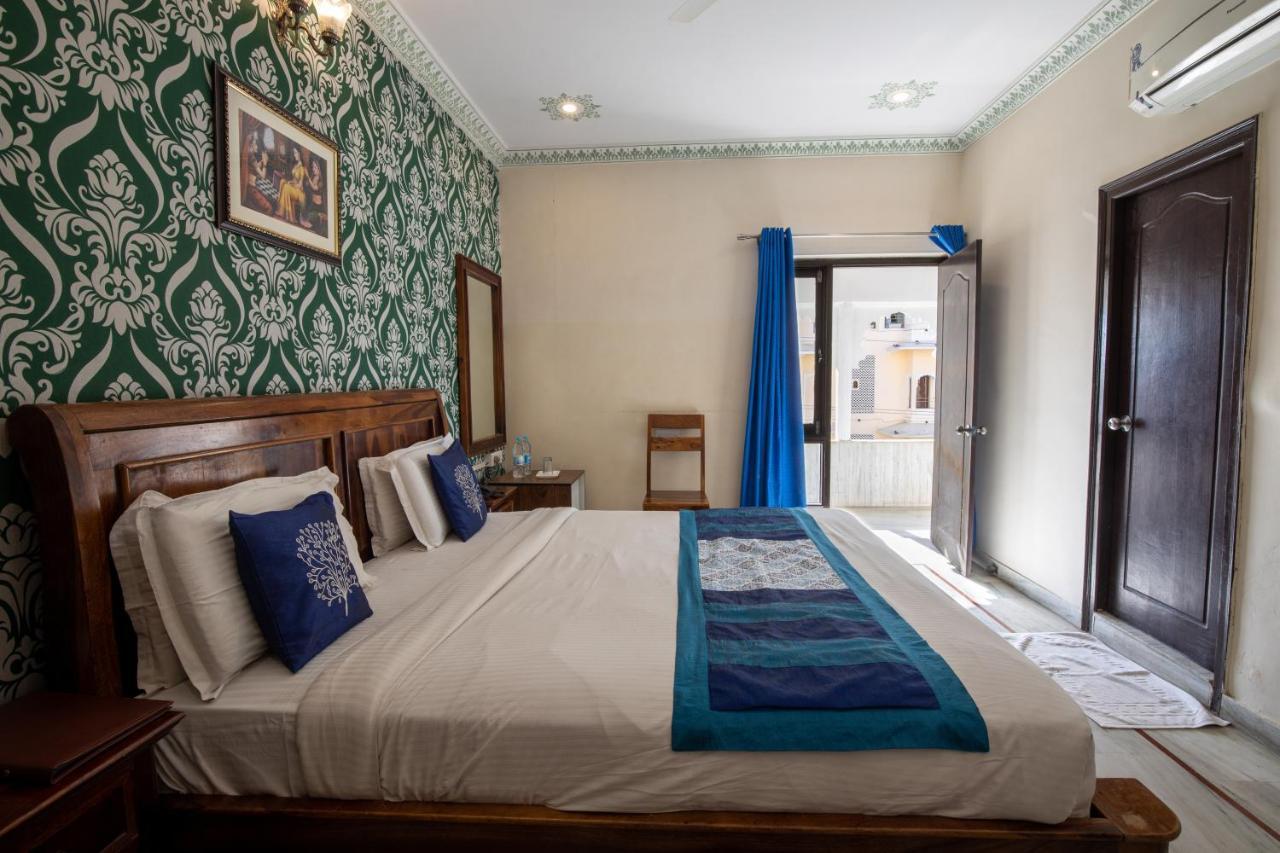 Hotel Royal Pratap Niwas Udaipur Exteriör bild