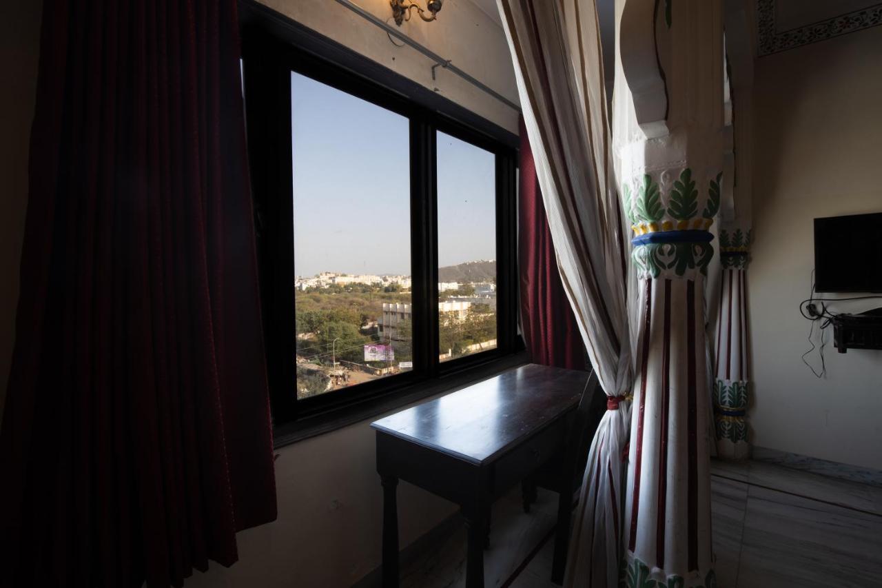 Hotel Royal Pratap Niwas Udaipur Exteriör bild