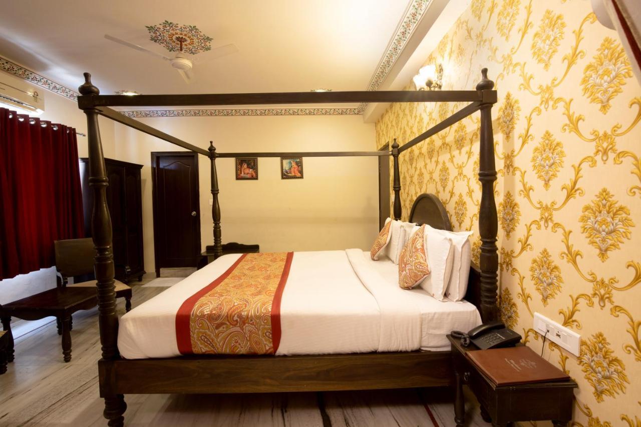 Hotel Royal Pratap Niwas Udaipur Exteriör bild