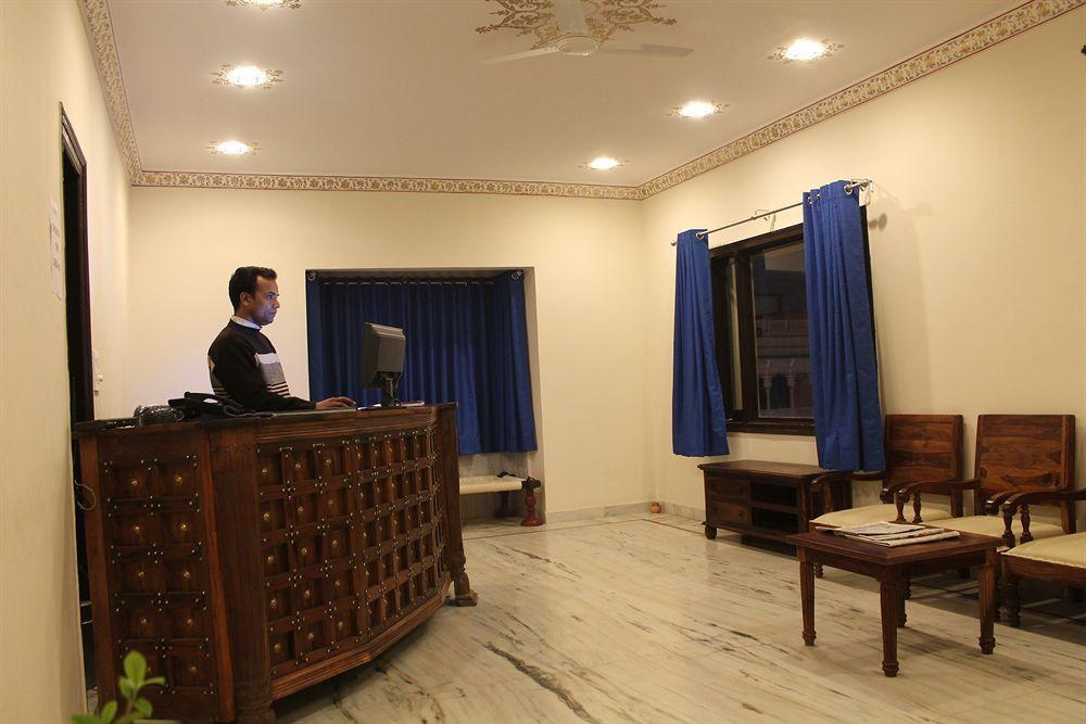 Hotel Royal Pratap Niwas Udaipur Exteriör bild