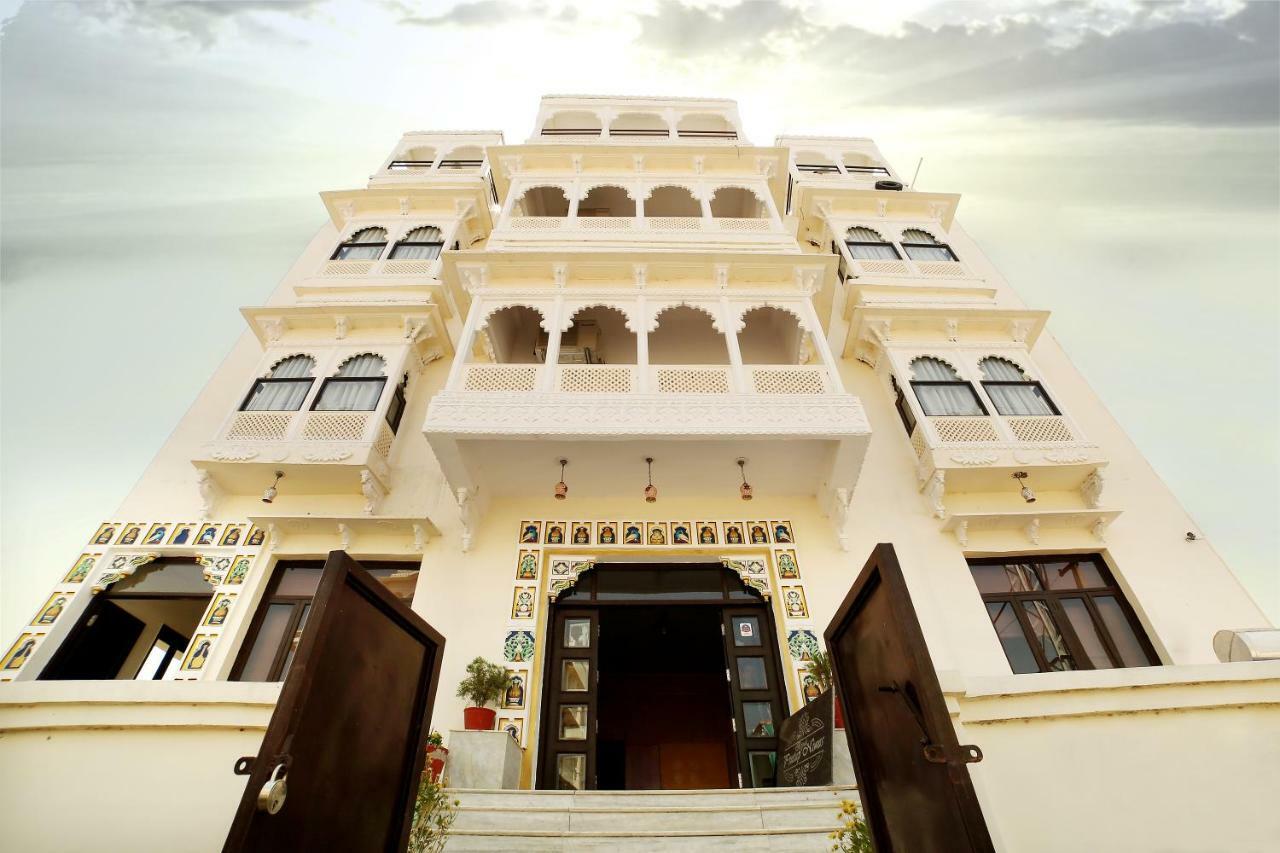 Hotel Royal Pratap Niwas Udaipur Exteriör bild