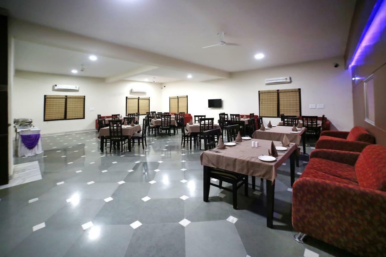 Hotel Royal Pratap Niwas Udaipur Exteriör bild