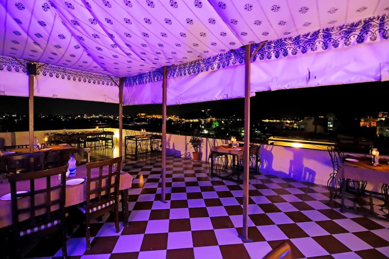 Hotel Royal Pratap Niwas Udaipur Exteriör bild