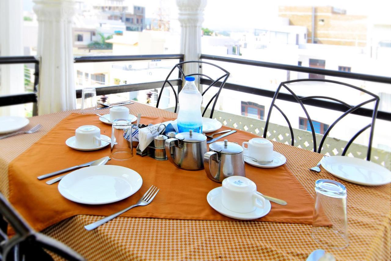 Hotel Royal Pratap Niwas Udaipur Exteriör bild