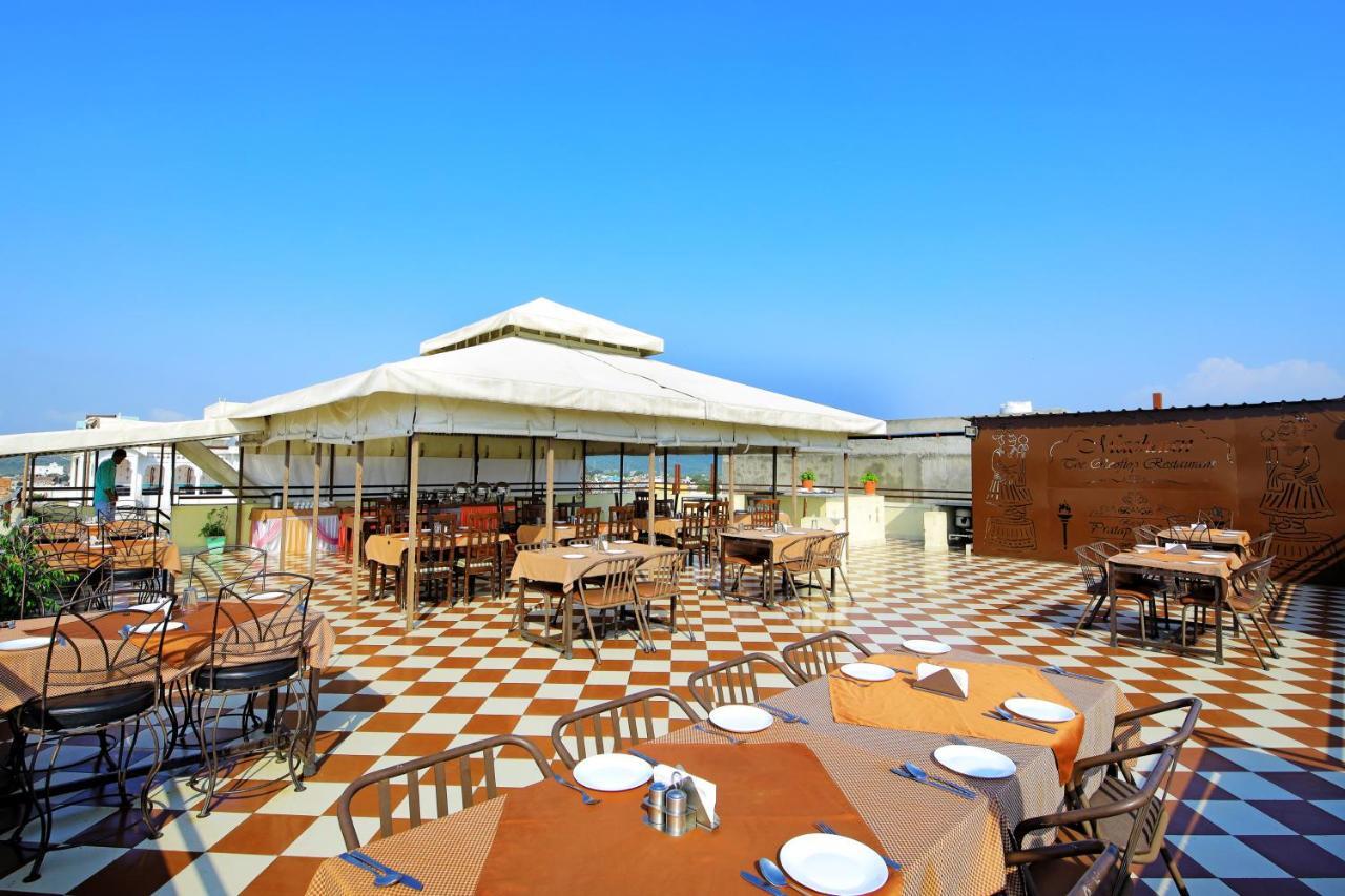 Hotel Royal Pratap Niwas Udaipur Exteriör bild